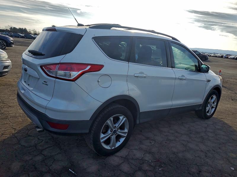 Photo 3 from auction – 2013 FORD ESCAPE SE with VIN 1FMCU9GX2DUB68063