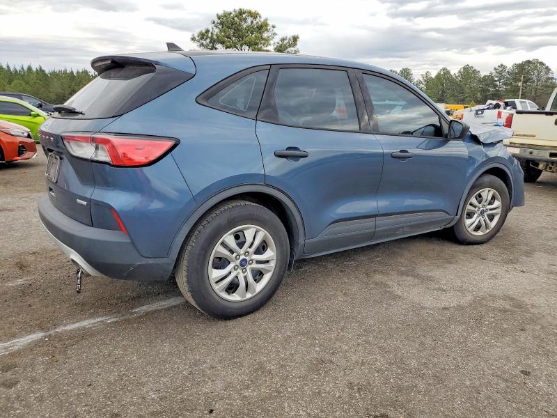 Photo 3 from auction – 2020 FORD ESCAPE S with VIN 1FMCU0F67LUB56073