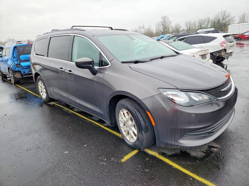 Photo 4 from auction – 2017 CHRYSLER PACIFICA with VIN 2C4RC1CG4HR683089