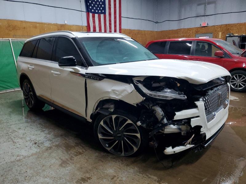 Photo 4 from auction – 2020 LINCOLN AVIATOR with VIN 5LM5J7XC6LGL24358