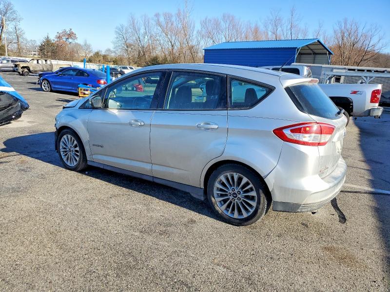 Photo 2 from auction – 2017 FORD C-MAX with VIN 1FADP5AU7HL113827