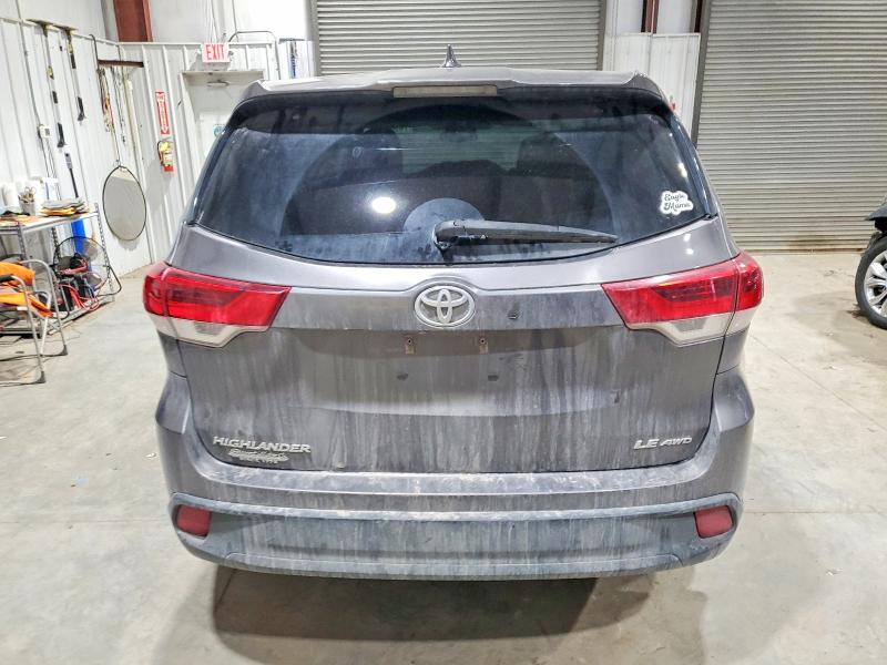 Photo 6 from auction – 2018 TOYOTA HIGHLANDER with VIN 5TDBZRFH1JS872458
