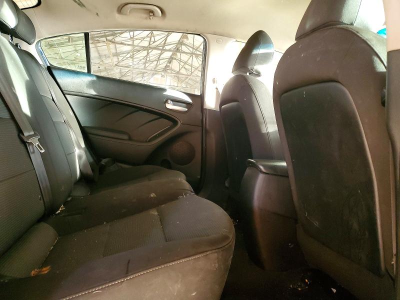 Photo 10 from auction – 2018 KIA FORTE LX with VIN 3KPFK4A77JE255034