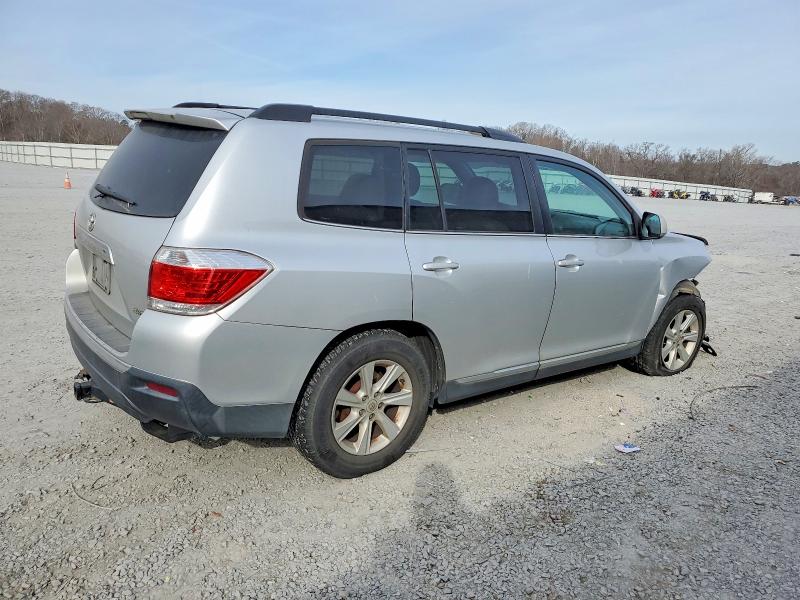 Photo 3 from auction – 2013 TOYOTA HIGHLANDER with VIN 5TDBK3EH4DS272718