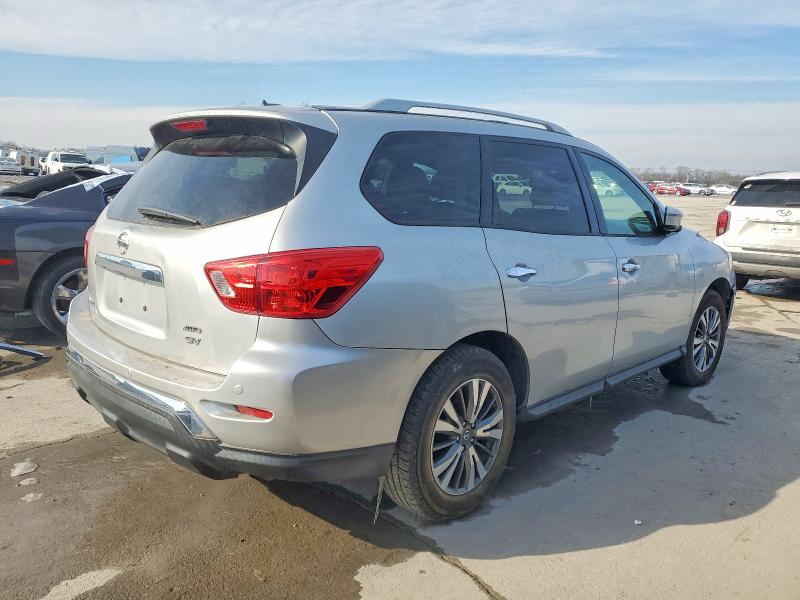 Photo 3 from auction – 2017 NISSAN PATHFINDER with VIN 5N1DR2MM7HC616591