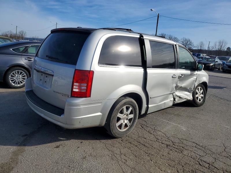 Photo 3 from auction – 2010 CHRYSLER TOWN & COU with VIN 2A4RR5D14AR337978