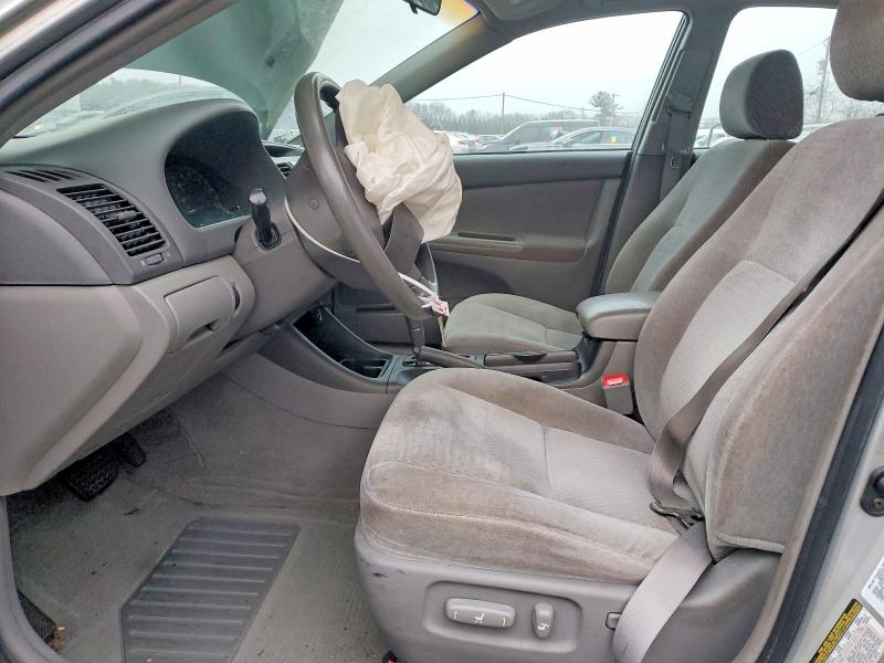 Photo 7 from auction – 2004 TOYOTA CAMRY LE with VIN 4T1BE32K54U803021