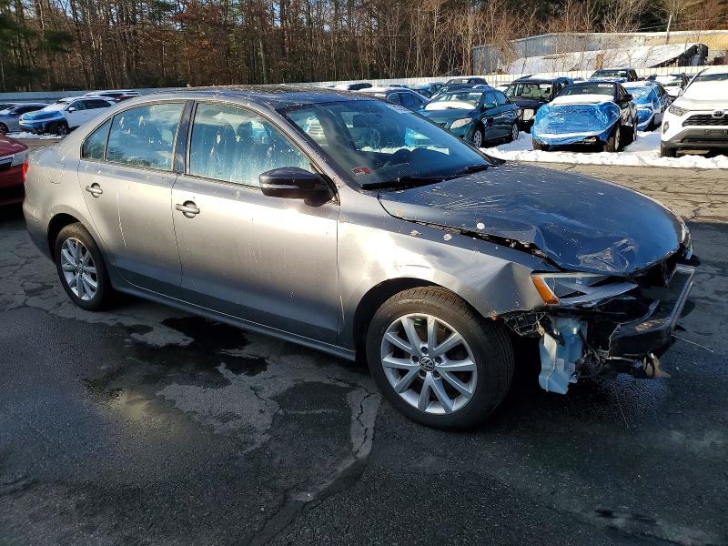 Photo 4 from auction – 2011 VOLKSWAGEN JETTA SE with VIN 3VWDZ7AJ7BM350004
