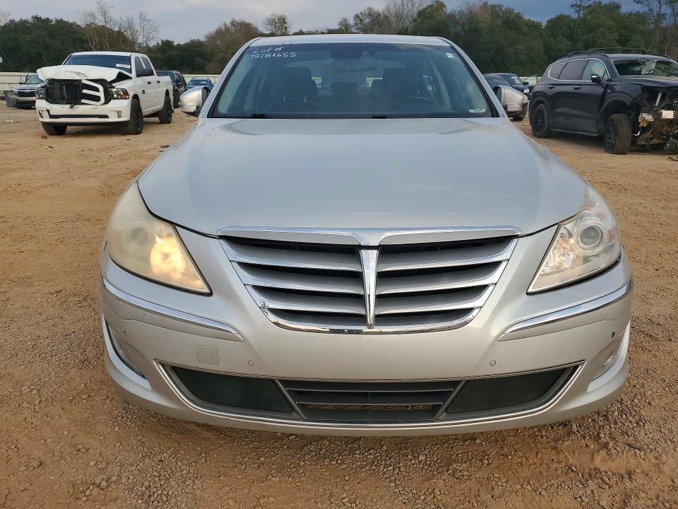 Photo 5 from auction – 2012 HYUNDAI GENESIS with VIN KMHGC4DD0CU187713