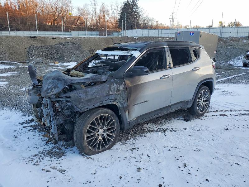 JEEP COMPASS 2022 with VIN 3C4NJDCB2NT194189 - Photo from auction