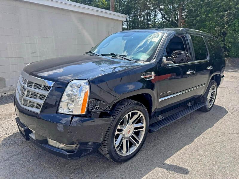 Photo 2 from auction – 2012 CADILLAC ESCALADE P with VIN 1GYS4CEF7CR220872