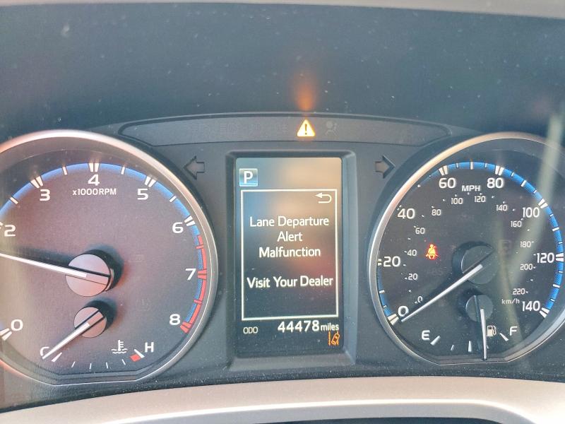 Photo 9 from auction – 2017 TOYOTA RAV4 XLE with VIN JTMWFREV2HJ131471