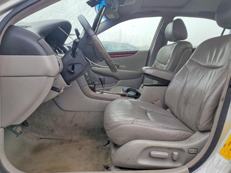 Photo 7 from auction – 2002 LEXUS ES 300 with VIN JTHBF30G825026923