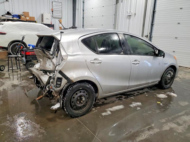 Photo 3 from auction – 2012 TOYOTA PRIUS C with VIN JTDKDTB39C1004861