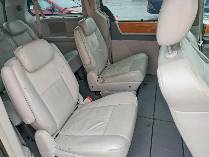 Photo 11 from auction – 2008 CHRYSLER TOWN & COU with VIN 2A8HR64X78R613343