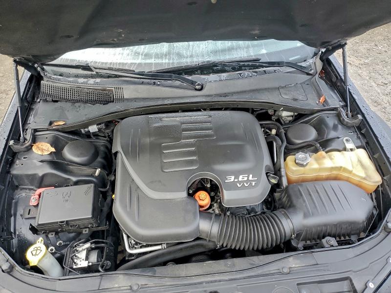 Photo 11 from auction – 2016 CHRYSLER 300C with VIN 2C3CCAEG0GH343417