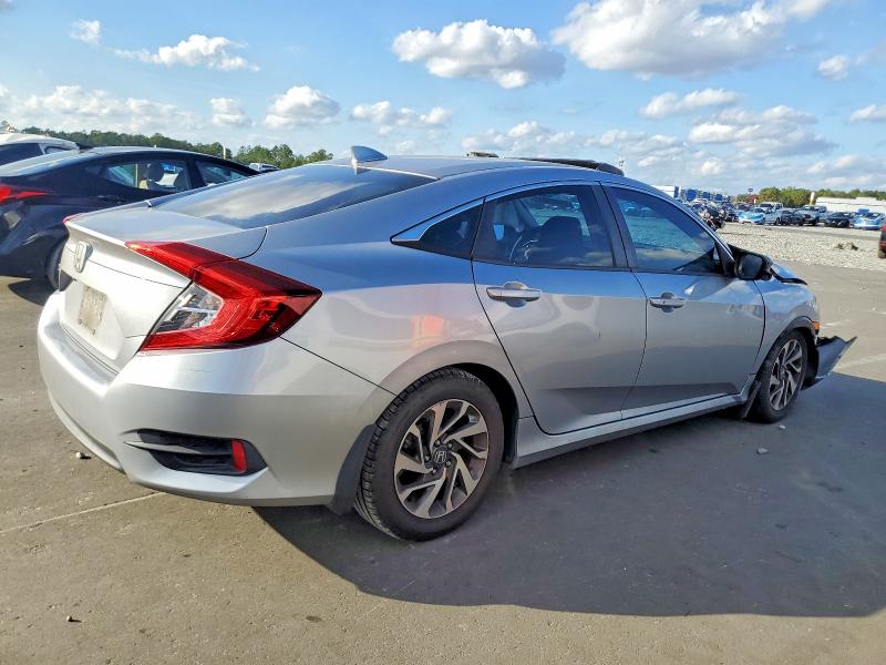 Photo 3 from auction – 2017 HONDA CIVIC EX with VIN 19XFC2F72HE040228
