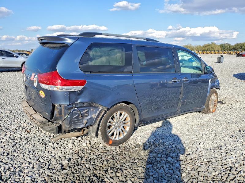 Photo 3 from auction – 2014 TOYOTA SIENNA XLE with VIN 5TDYK3DCXES466591