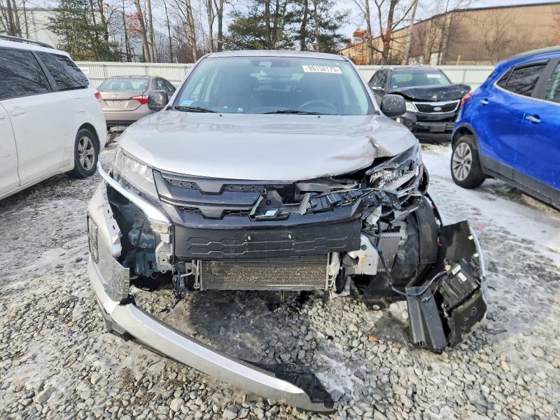 Photo 5 from auction – 2022 MITSUBISHI OUTLANDER with VIN JA4ARUAU3NU023303