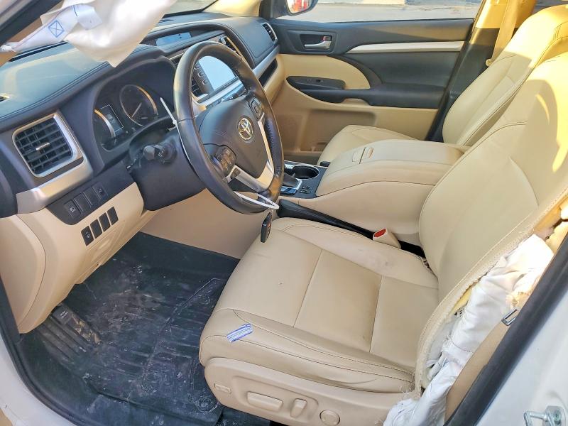 Photo 7 from auction – 2017 TOYOTA HIGHLANDER with VIN 5TDJGRFH1HS032532