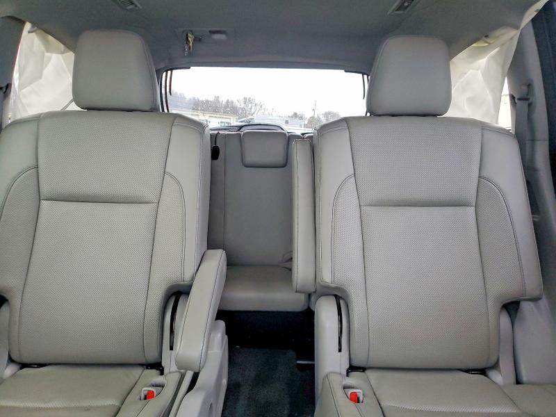 Photo 10 from auction – 2018 TOYOTA HIGHLANDER with VIN 5TDYZRFH6JS259021