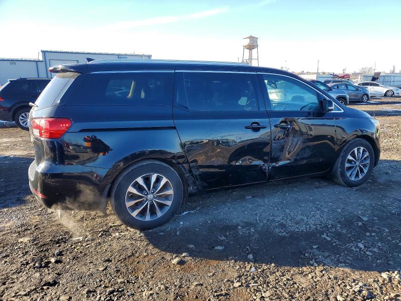 Photo 3 from auction – 2017 KIA SEDONA with VIN KNDMC5C14H6327858