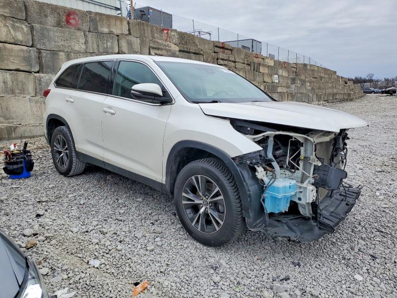 Photo 4 from auction – 2019 TOYOTA HIGHLANDER with VIN 5TDZARFH5KS054562