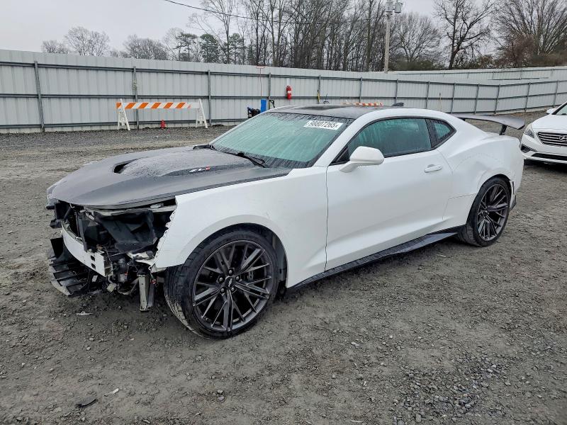 CHEVROLET CAMARO 2018 with VIN 1G1FJ1R65J0129026 - Photo from auction
