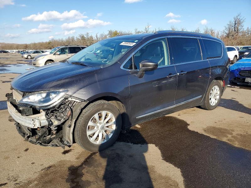CHRYSLER PACIFICA T 2019 with VIN 2C4RC1BG2KR733139 - Photo from auction