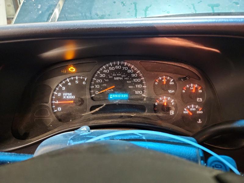 Photo 9 from auction – 2004 CHEVROLET SILVERADO with VIN 2GCEK19T041303762