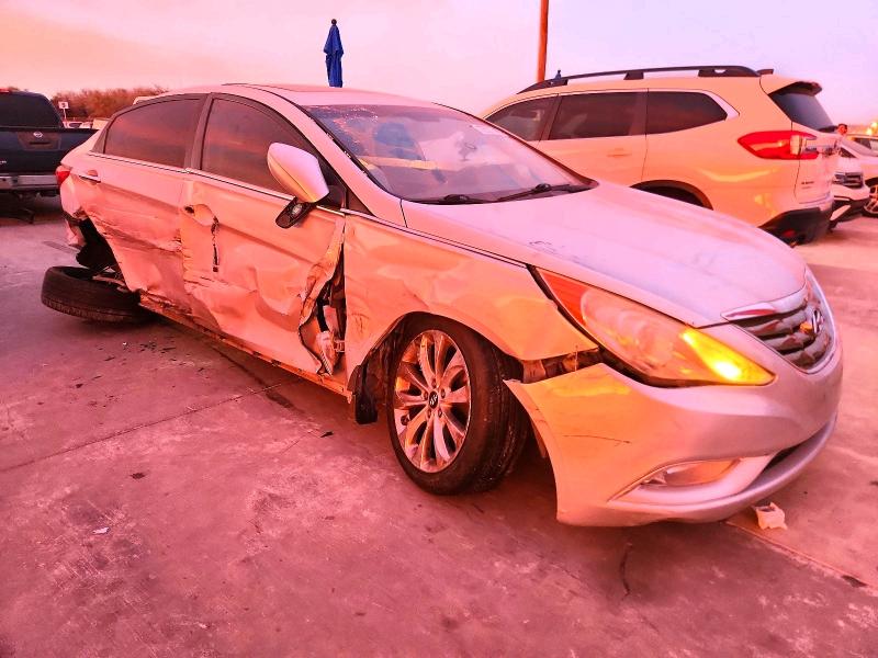 Photo 4 from auction – 2012 HYUNDAI SONATA SE with VIN 5NPEC4AB8CH470756