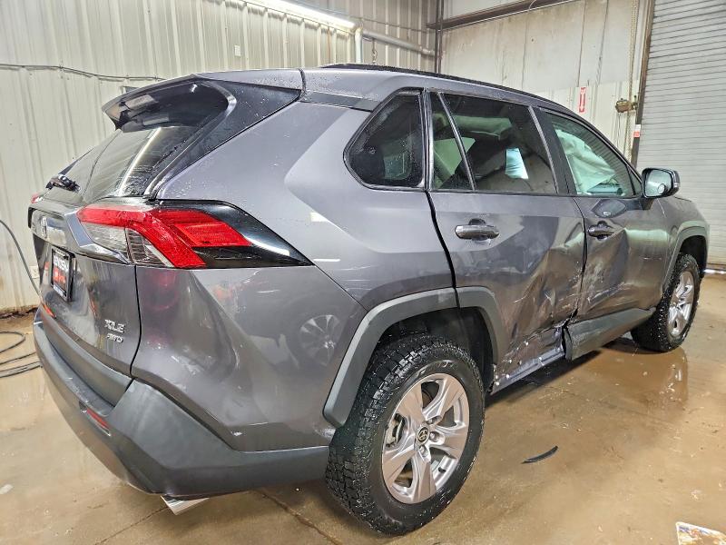 Photo 3 from auction – 2023 TOYOTA RAV4 XLE with VIN 2T3P1RFV9PW359565