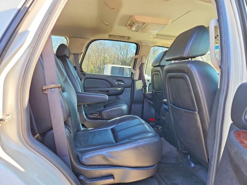 Photo 11 from auction – 2008 CHEVROLET TAHOE with VIN 1GNFC13008R275997