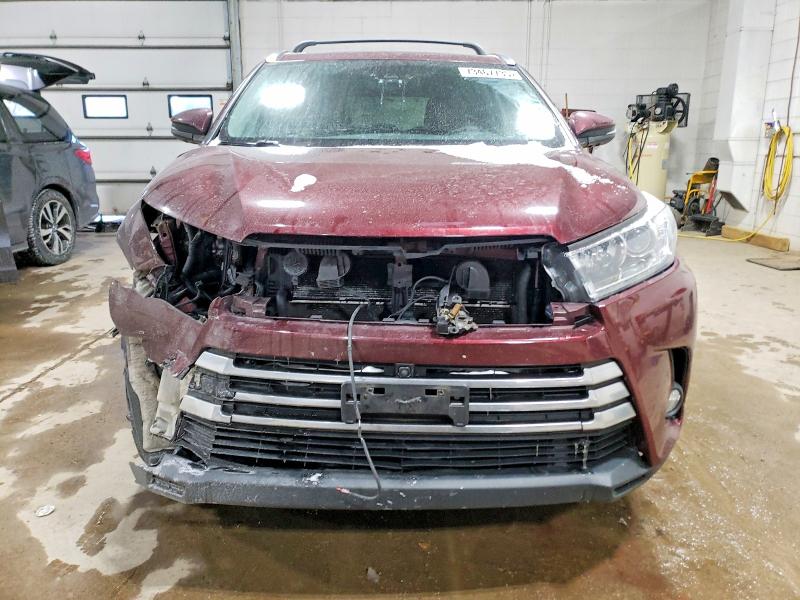Photo 5 from auction – 2017 TOYOTA HIGHLANDER with VIN 5TDDGRFH4HS025703