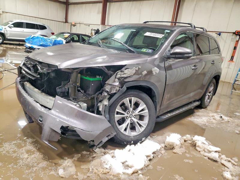 TOYOTA HIGHLANDER 2016 with VIN 5TDBKRFH1GS316471 - Photo from auction