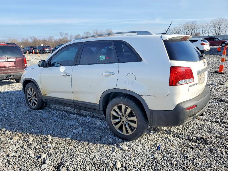 Photo 2 from auction – 2011 KIA SORENTO EX with VIN 5XYKUDA22BG091967
