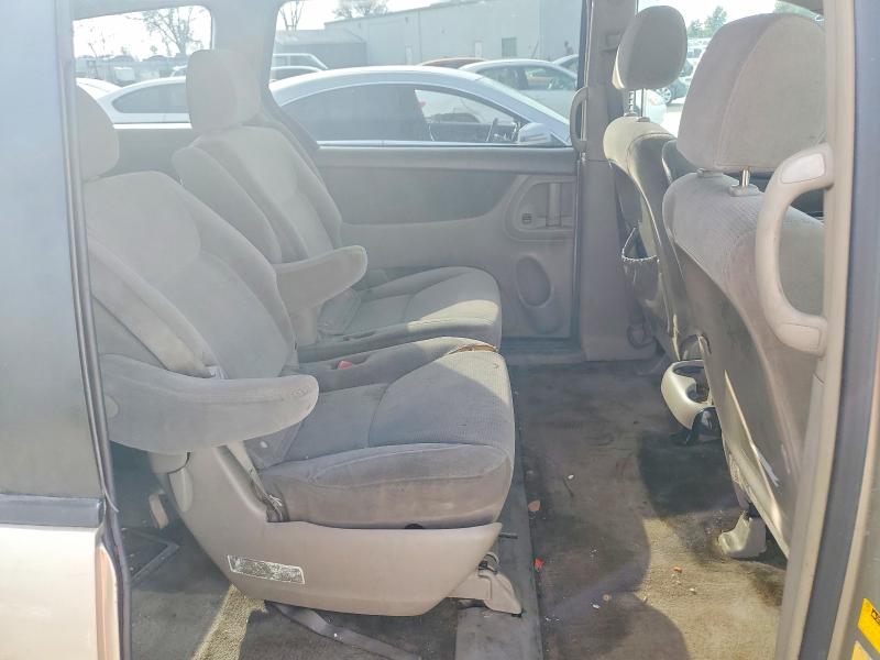 Photo 11 from auction – 2005 TOYOTA SIENNA CE with VIN 5TDZA23C75S222013