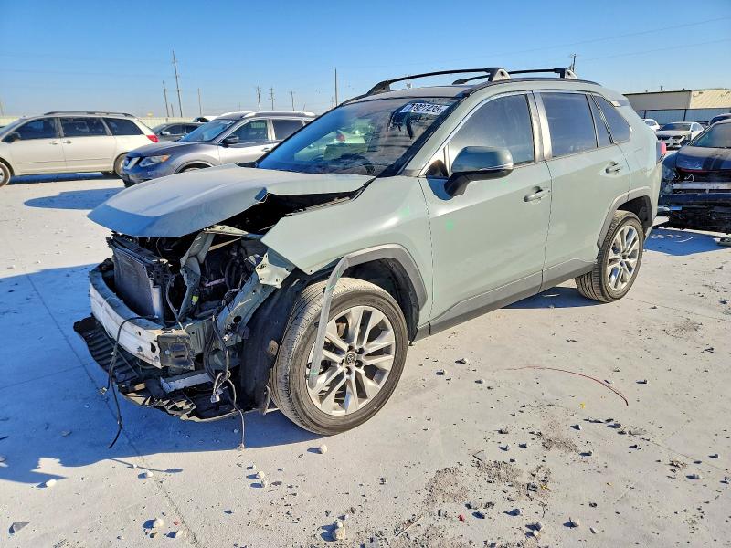 TOYOTA RAV4 XLE P 2019 with VIN 2T3C1RFV1KW040944 - Photo from auction