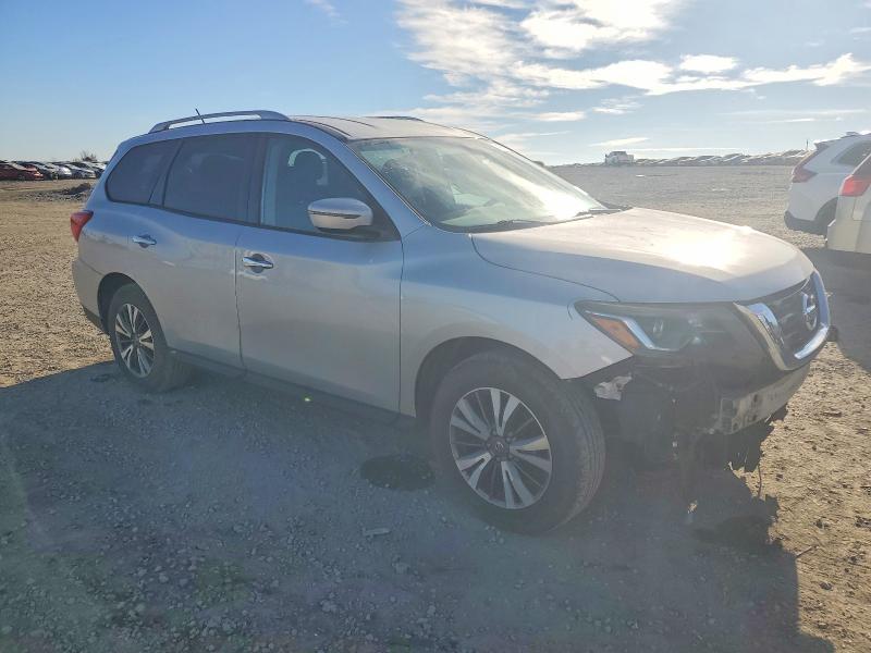 Photo 4 from auction – 2017 NISSAN PATHFINDER with VIN 5N1DR2MN7HC695964