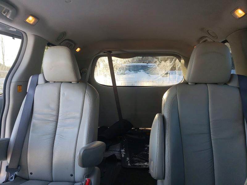 Photo 10 from auction – 2011 TOYOTA SIENNA with VIN 5TDYK3DC2BS077049