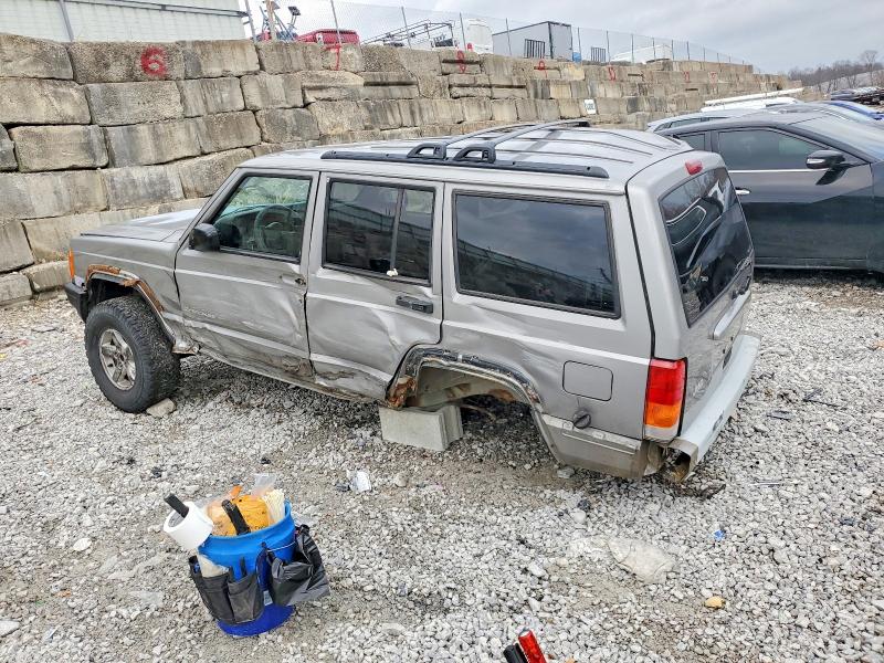 Photo 2 from auction – 2000 JEEP CHEROKEE S with VIN 1J4FF48S7YL184783