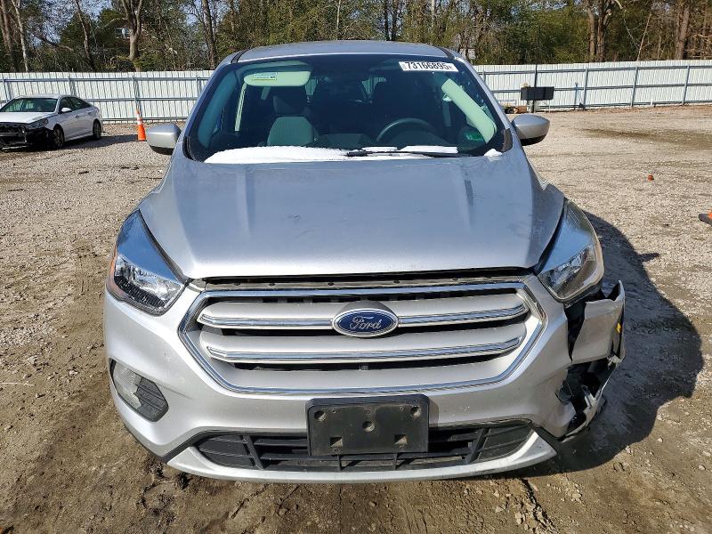Foto 5 de la subasta – 2019 FORD ESCAPE SE con VIN 1FMCU9GD2KUB30724