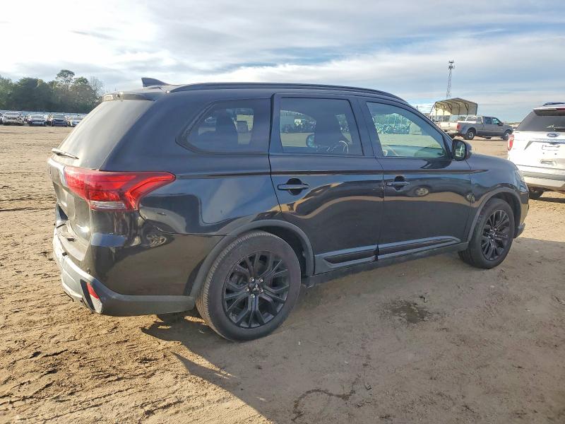 Photo 3 from auction – 2018 MITSUBISHI OUTLANDER with VIN JA4AD3A38JZ032138