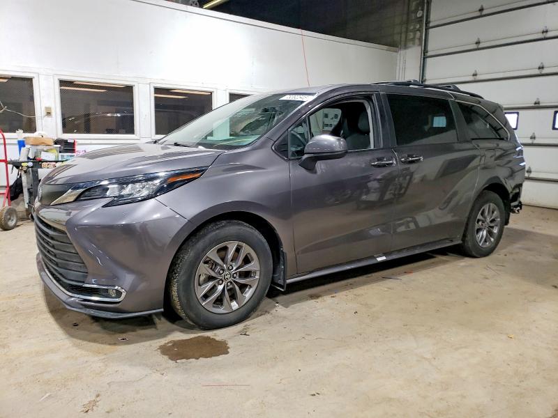 TOYOTA SIENNA XLE 2023 with VIN 5TDYSKFC8PS076891 - Photo from auction