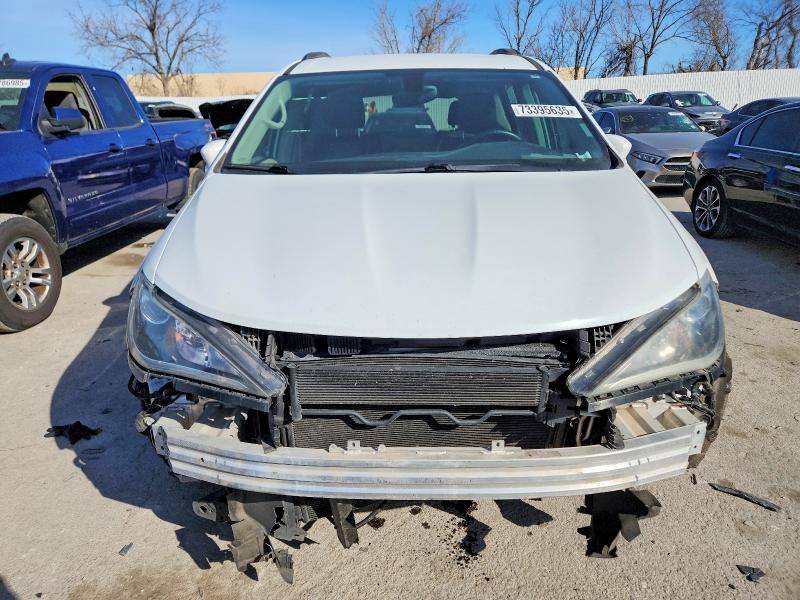 Photo 5 from auction – 2017 CHRYSLER PACIFICA T with VIN 2C4RC1BG9HR524599
