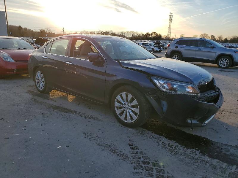 Photo 4 from auction – 2015 HONDA ACCORD with VIN 1HGCR2F83FA155951
