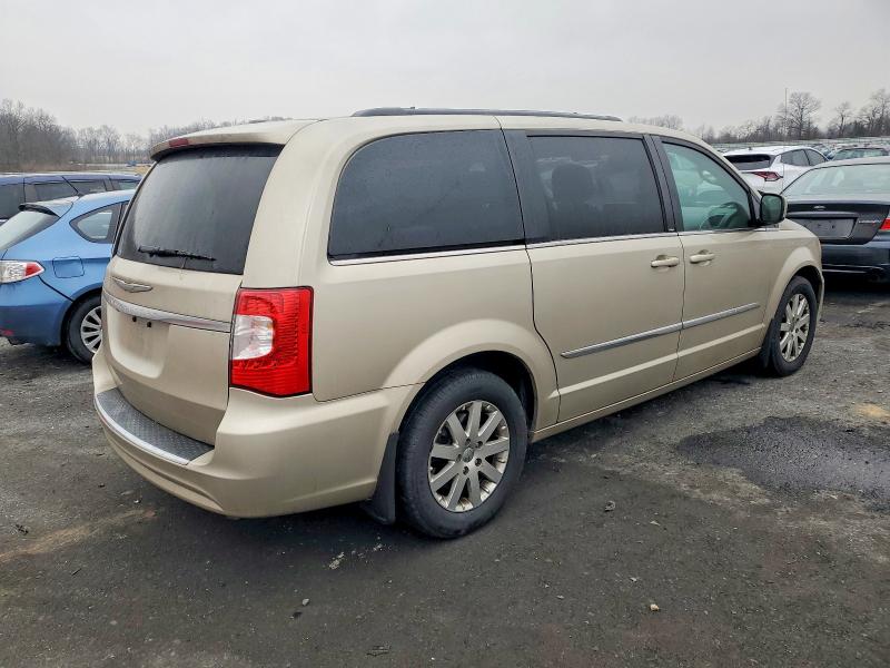 Photo 3 from auction – 2013 CHRYSLER TOWN & COU with VIN 2C4RC1BG0DR667970