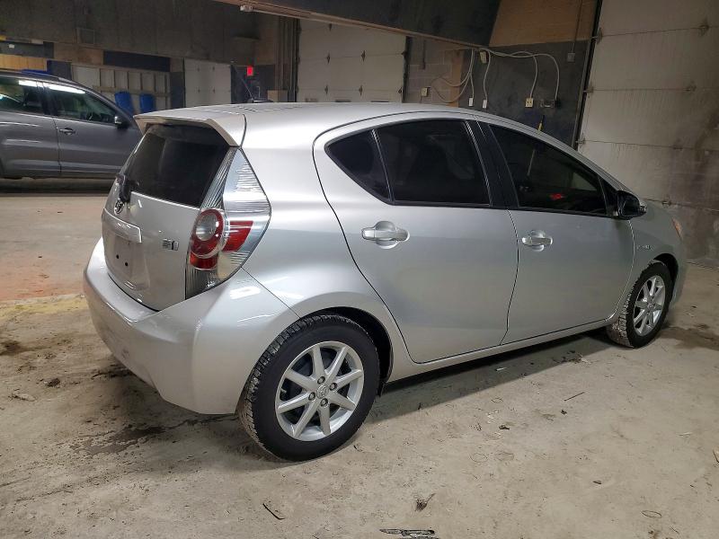 Photo 3 from auction – 2012 TOYOTA PRIUS C with VIN JTDKDTB32C1020268