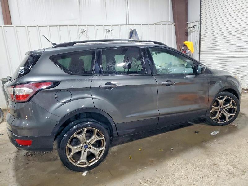 Photo 3 from auction – 2018 FORD ESCAPE SE with VIN 1FMCU9GD1JUA46893