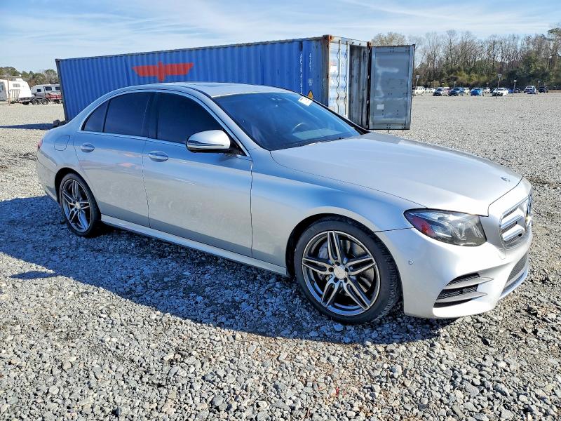 Photo 4 from auction – 2017 MERCEDES-BENZ E 300 with VIN WDDZF4JB0HA051216